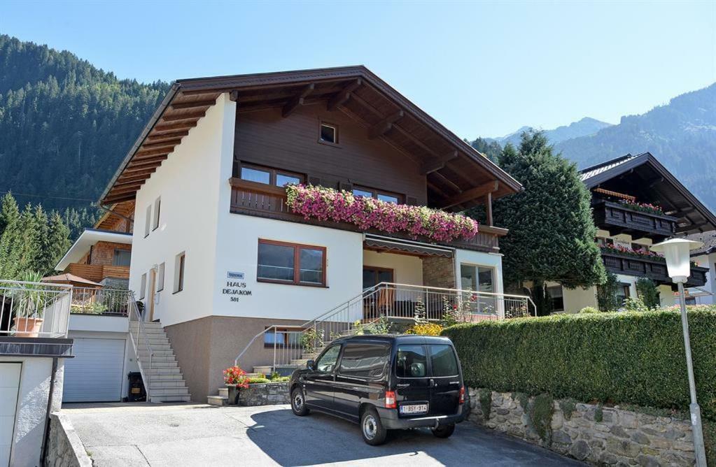 Haus Dejakom Mayrhofen Exterior photo